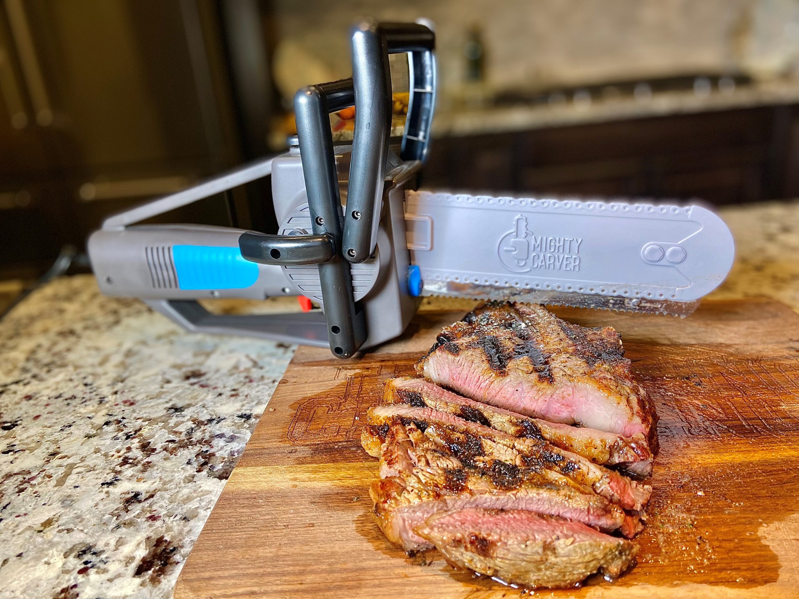 5 Things to Know About the MIGHTY CARVER Electric Carving Knife 