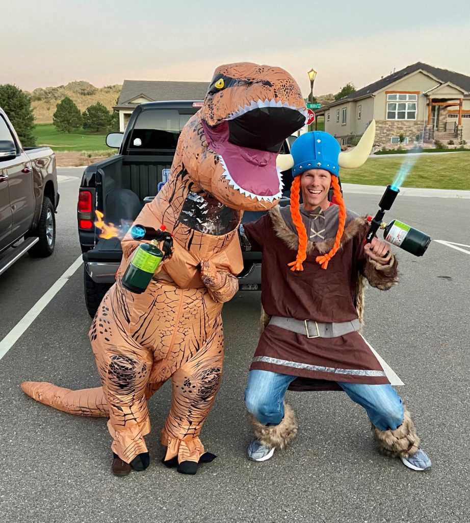 https://tailgating-challenge.com/wp-content/uploads/2021/10/searpro-costumes-922x1024.jpg