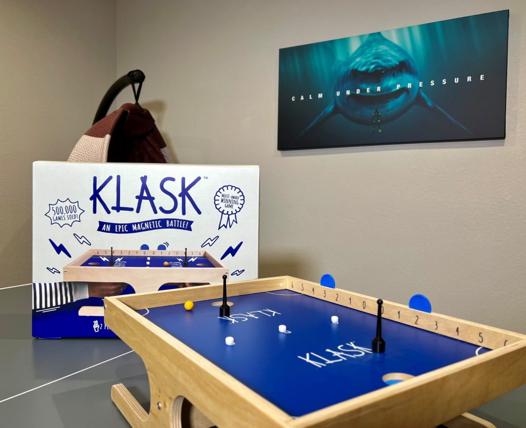 Klask 4 Player : An Epic Magnetic Battle - Awesome Game New!