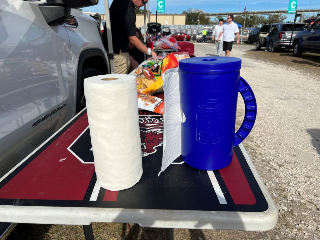 TAKE A ROLL outdoor paper towel holder